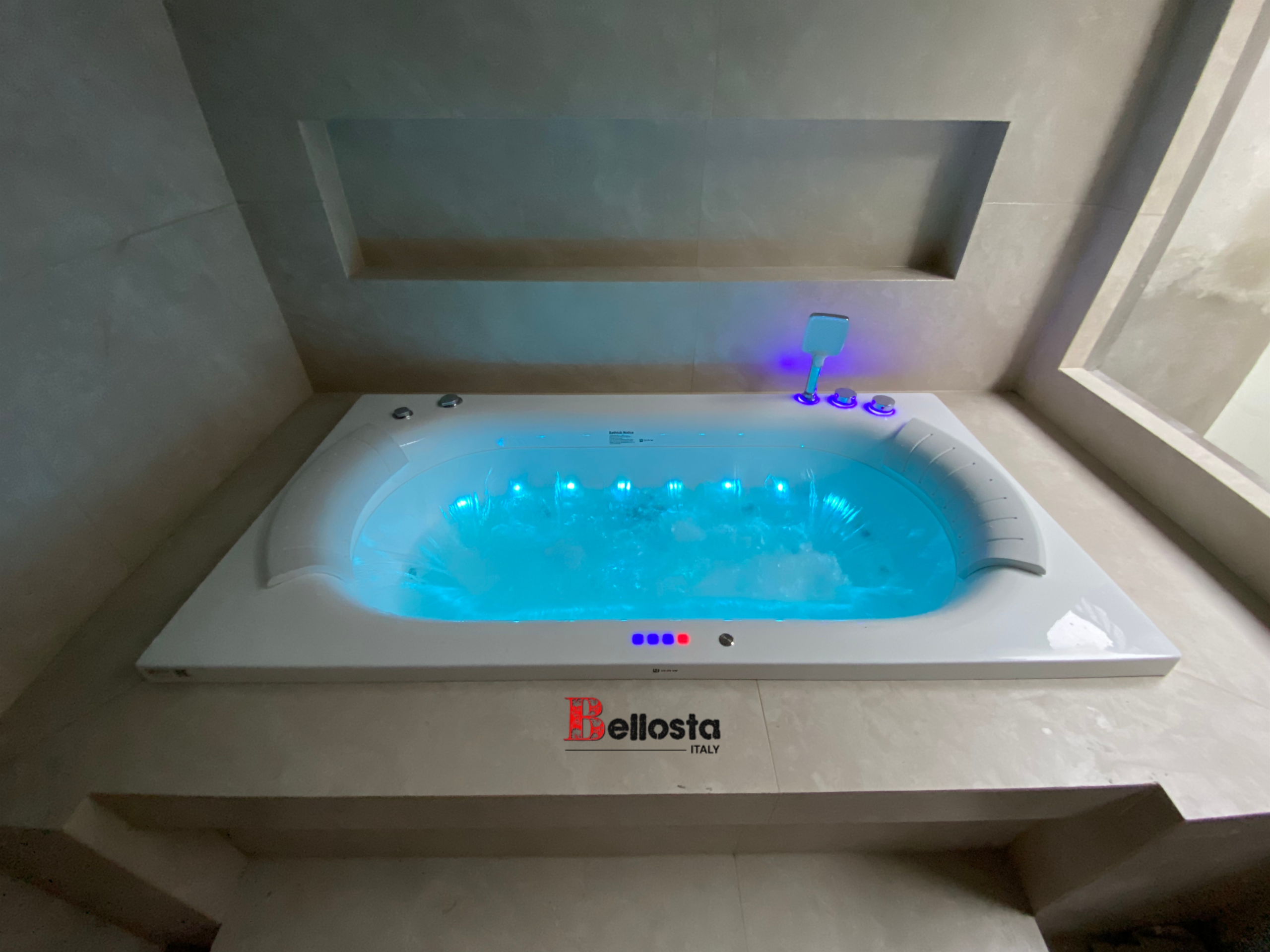Bồn Tắm Massage Reef 331609